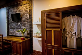 Ravorn Villa Boutique Resort & Restaurant