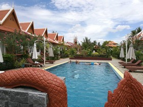 Ravorn Villa Boutique Resort & Restaurant