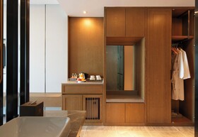Donghu Resort Hotel