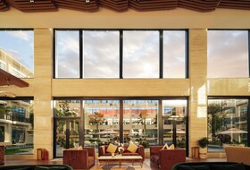 Donghu Resort Hotel