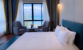 Donghu Resort Hotel