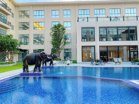 Donghu Resort Hotel