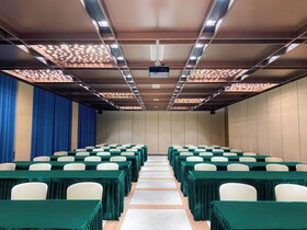 Donghu Resort Hotel