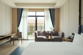 Donghu Resort Hotel