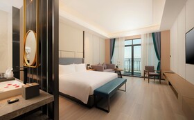 Donghu Resort Hotel