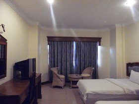 Kampongsom City Hotel & Casino