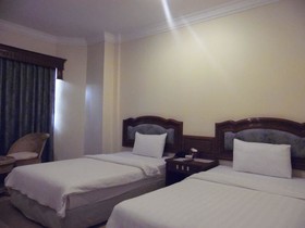 Kampongsom City Hotel & Casino