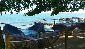 Laluna Bungalows & Restaurant