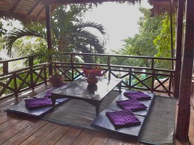 Laluna Bungalows & Restaurant