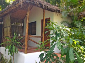 Laluna Bungalows & Restaurant