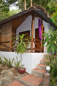 Laluna Bungalows & Restaurant