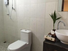 White Boutique Hotel & Residences