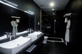 White Boutique Hotel & Residences