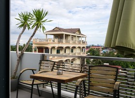 Hotel Five. S