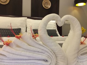 Hotel Five. S