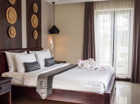 Hotel Five. S