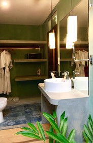 Hotel Five. S
