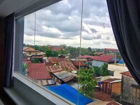 Hotel Five. S