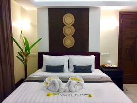 Hotel Five. S