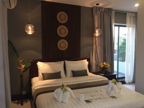 Hotel Five. S