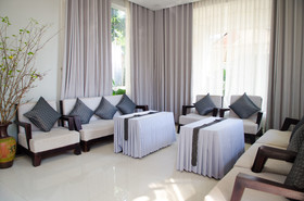 Hotel Five. S