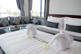 Hotel Five. S