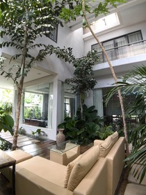 Hotel Five. S