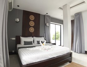 Hotel Five. S