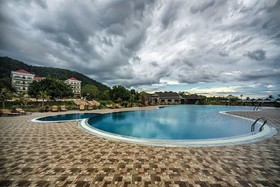 Rock Royal Hotel & Resort