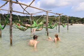 Mad Monkey Koh Rong Samloem