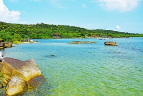 Mad Monkey Koh Rong Samloem