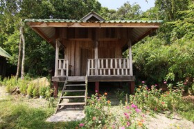 Mad Monkey Koh Rong Samloem