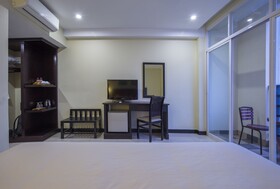 China Wind Holiday Hotel