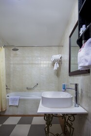 China Wind Holiday Hotel