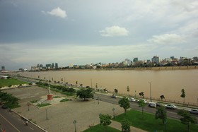 City Riverfront Hotel & Mart