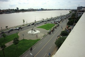 City Riverfront Hotel & Mart