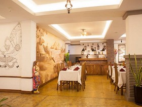 Double Leaf Boutique Hotel