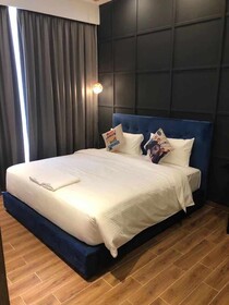 D Suites