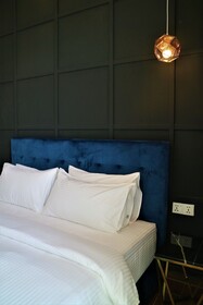 D Suites