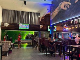 Eighty8 Backpackers Hostel