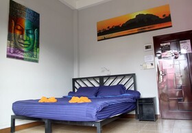 Eighty8 Backpackers Hostel