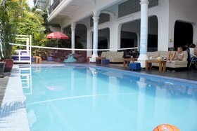 Eighty8 Backpackers Hostel