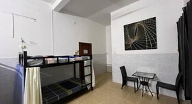 Eighty8 Backpackers Hostel