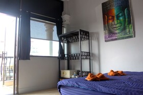 Eighty8 Backpackers Hostel