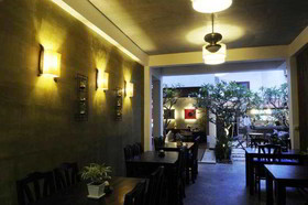 Frangipani Villa Fine Arts
