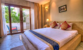 Frangipani Villa Fine Arts