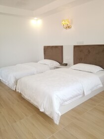 Golden Bay Hotel
