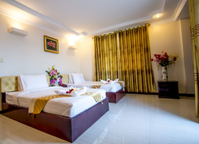 Good Luck Day Hotel