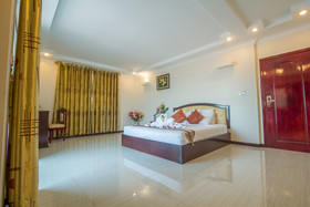 Good Luck Day Hotel