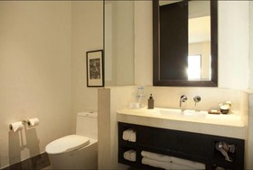 H Hotel Cambodia